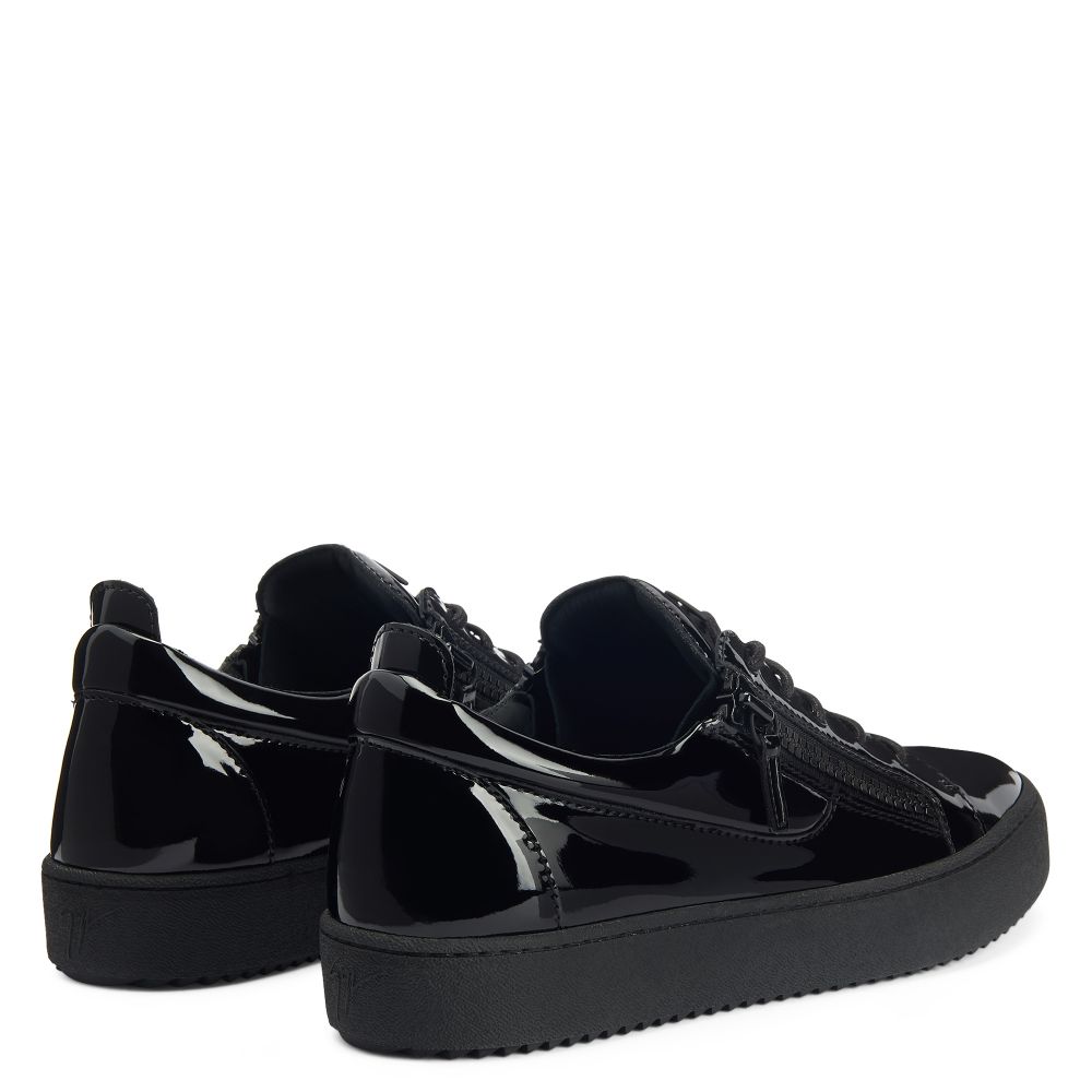 FRANKIE - Black - Low-top sneakers