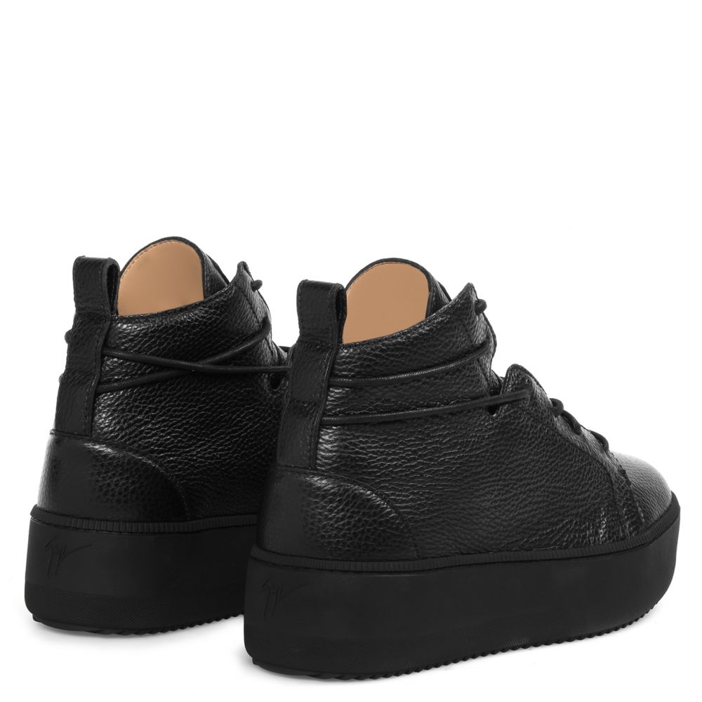 NICKI - Black - Mid top sneakers