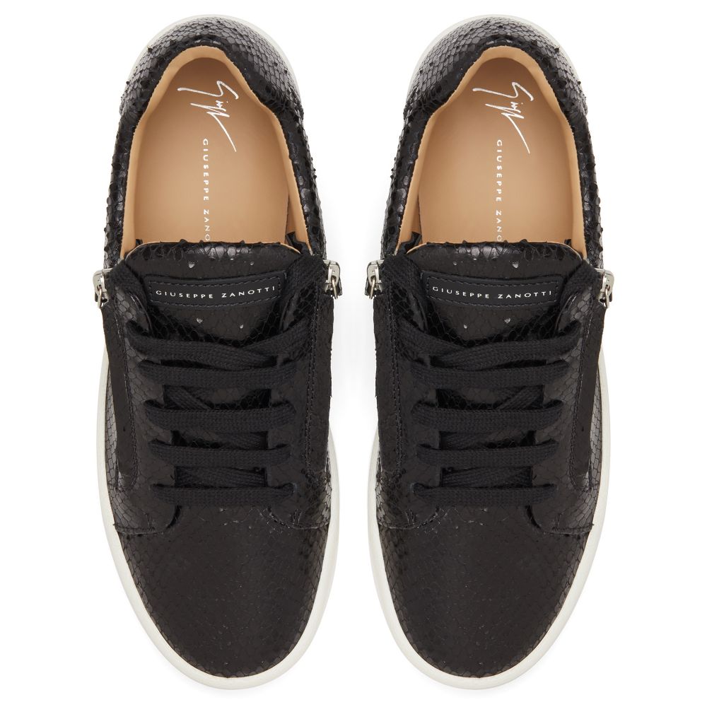 ADDY - Black - Low top sneakers