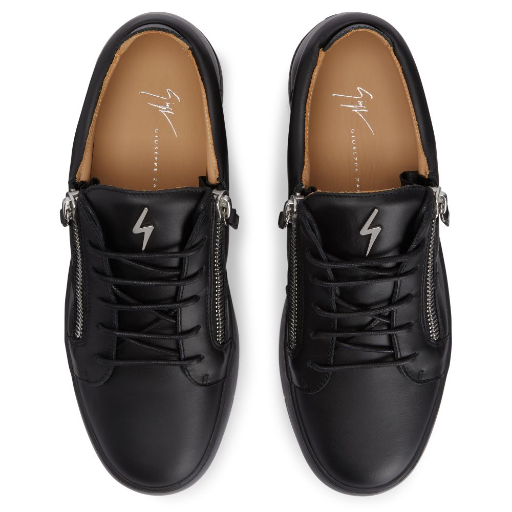 FRANKIE - Black - Low-top sneakers
