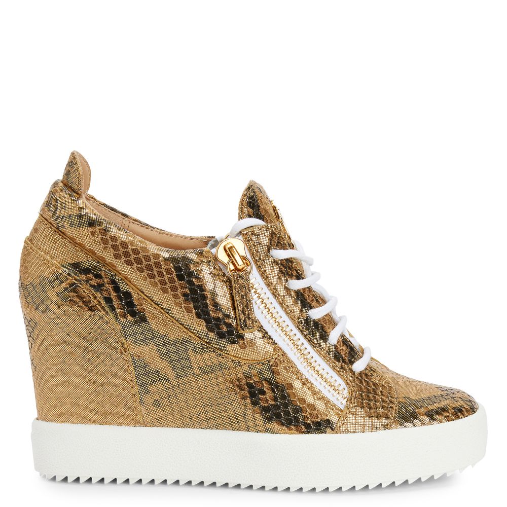 Wedge Sneakers – Yay or Nay? | FLAIR