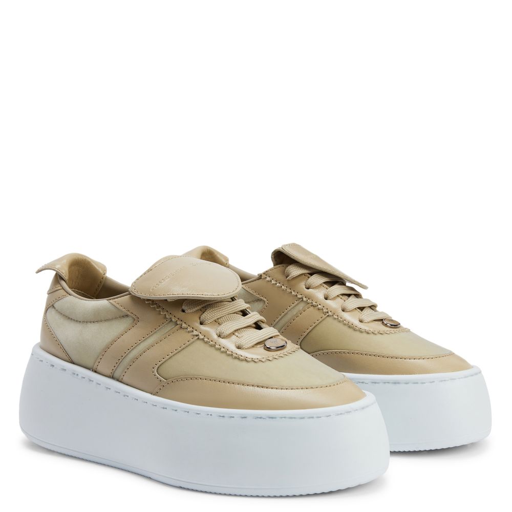 LUPICIA - ジュンコ GUCCI Calfskin Interlocking G Ripple Womens Platform