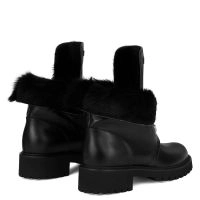 【関税込み】Giuseppe Zanotti ブラック Camille ブーツ Black Camille Boots by Giuseppe Zanotti on Sale