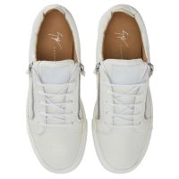 スニーカー GIUSEPPE ZANOTTI RU00010 004 Sneakers White Giuseppe Zanotti Sneakers RU00010 004 Bianco | Modivo.it