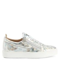ジュゼッペザノッティ ファー付 美品 GIUZEPPE ZANOTTI - ジュゼッペザノッティ ゴールド チェーン